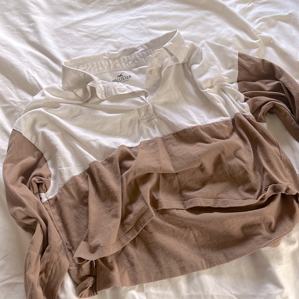 HOLLISTER Two-Tone Crop Top Long Sleeve